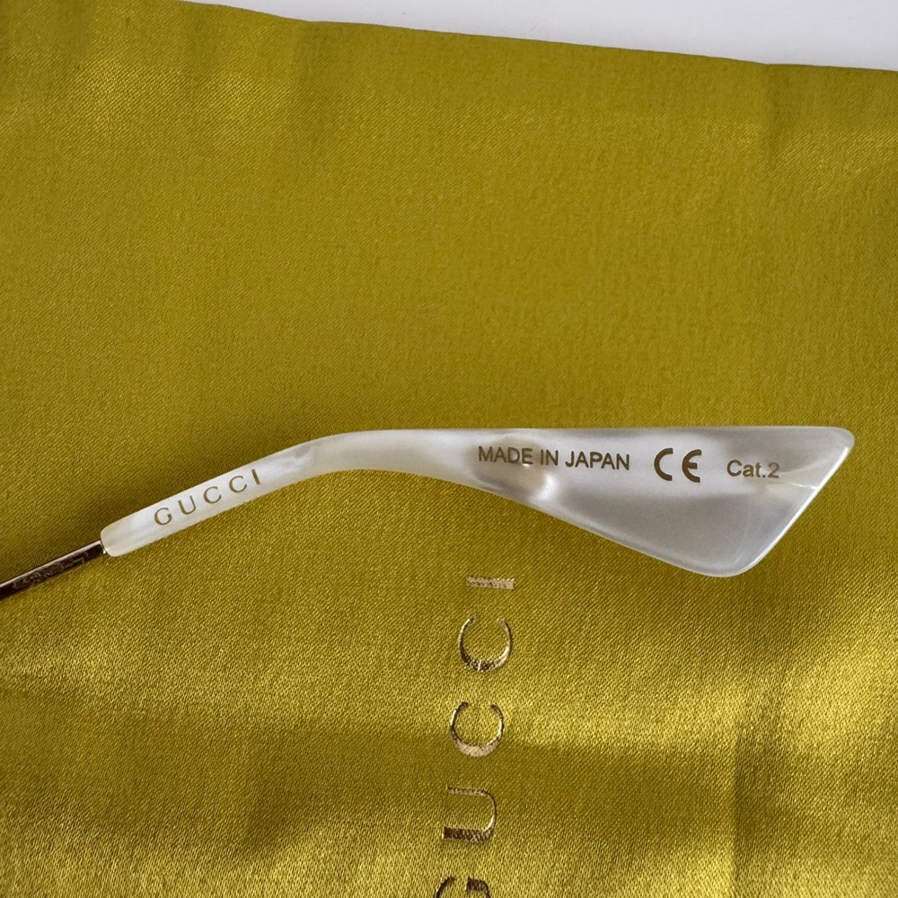 Gucci Oversized Gold and Brown Sunglasses with Tortoiseshell Frame - Picture 12 of 13